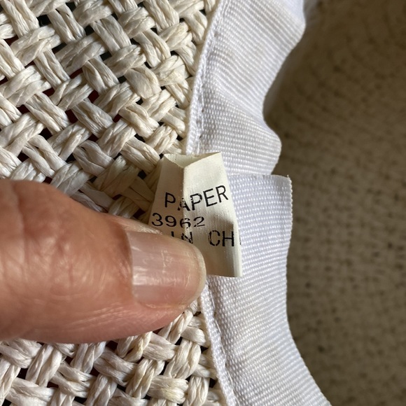 100% paper sun hat. Super soft and pliable - Picture 6 of 6